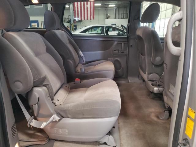 2010 Toyota Sienna CE