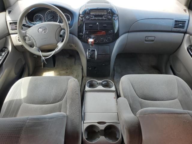 2005 Toyota Sienna CE