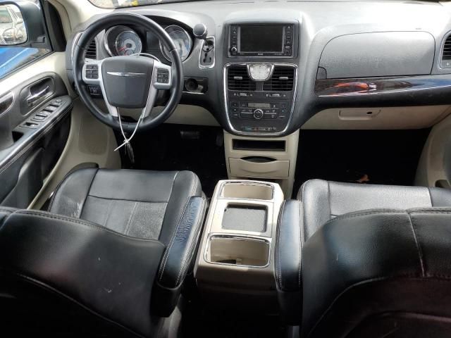 2013 Chrysler Town & Country Touring