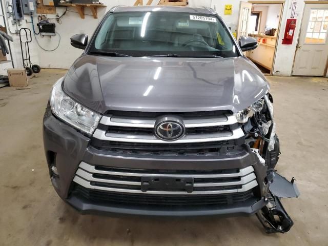 2019 Toyota Highlander SE