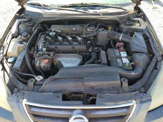 2004 Nissan Altima Base