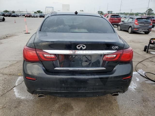 2017 Infiniti Q70 3.7