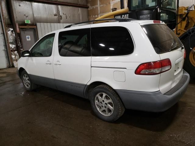 2001 Toyota Sienna LE