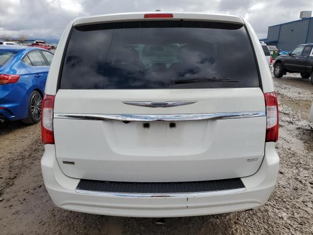 2013 Chrysler Town & Country Touring