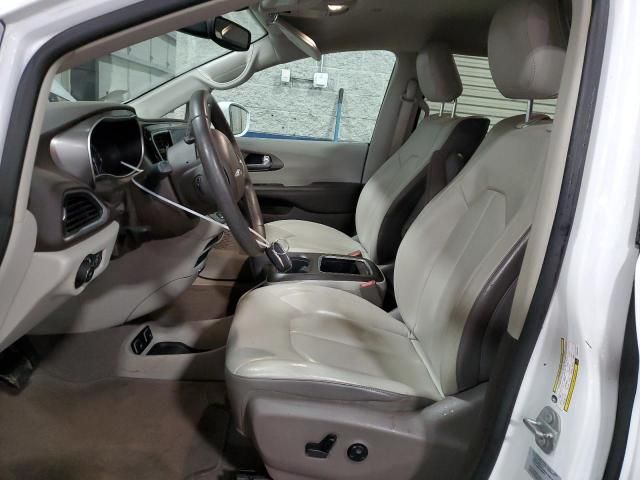 2017 Chrysler Pacifica Touring L Plus