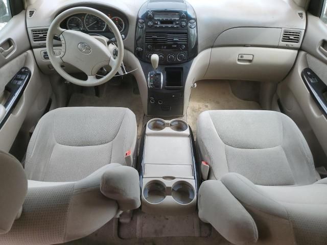 2005 Toyota Sienna CE