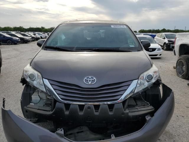 2017 Toyota Sienna LE