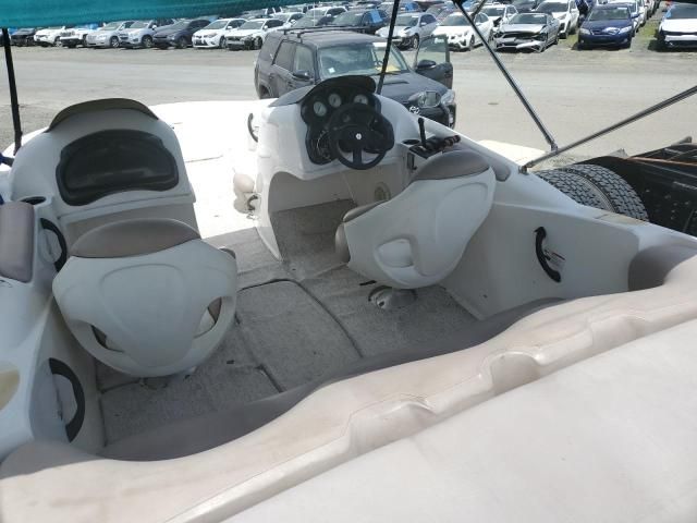 2000 Yamaha Boat