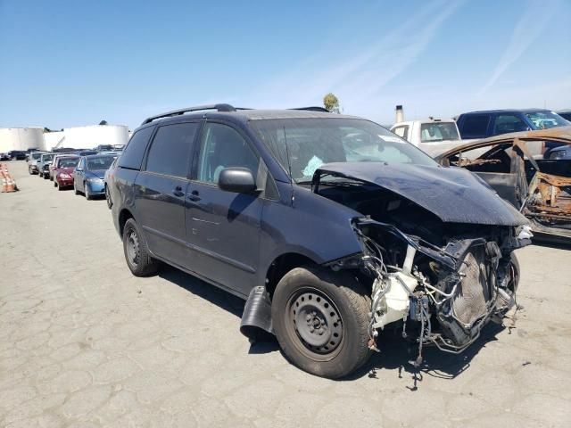 2004 Toyota Sienna CE