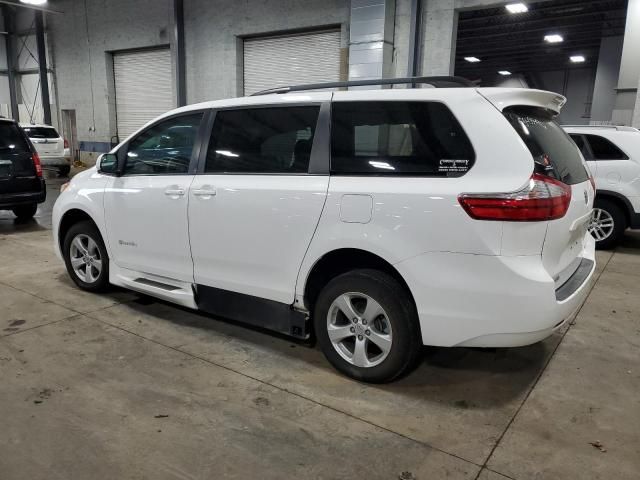 2017 Toyota Sienna LE