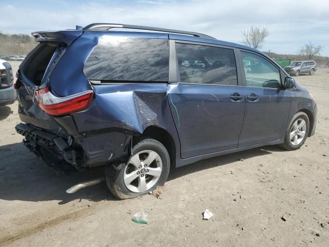 2019 Toyota Sienna LE