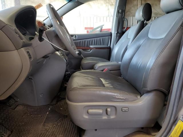 2005 Toyota Sienna XLE