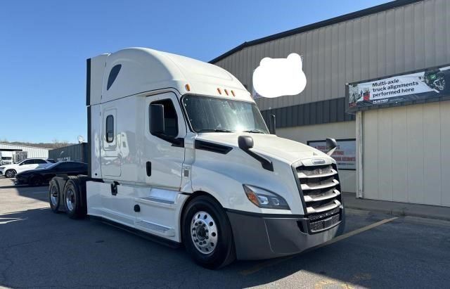 2019 Freightliner Cascadia 126