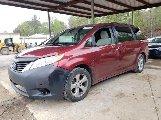 2014 Toyota Sienna LE