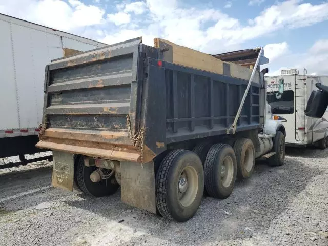 2001 Kenworth Construction T800