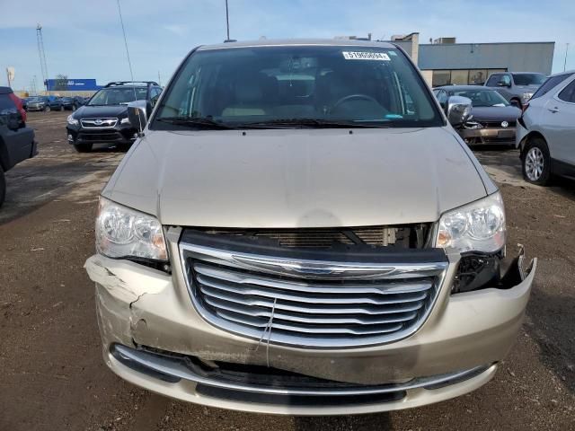 2014 Chrysler Town & Country Touring L