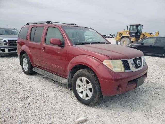 2005 Nissan Pathfinder LE