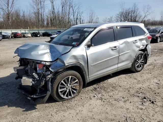 2017 Toyota Highlander SE