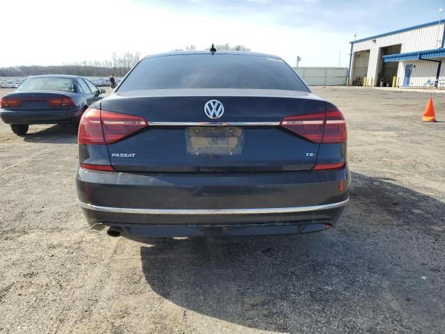 2017 Volkswagen Passat R-Line