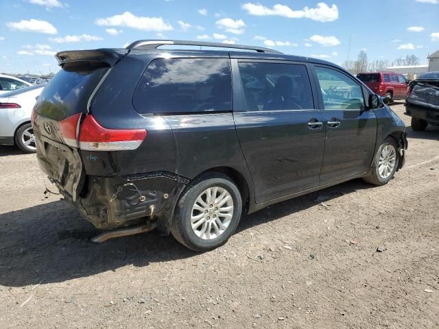 2013 Toyota Sienna XLE