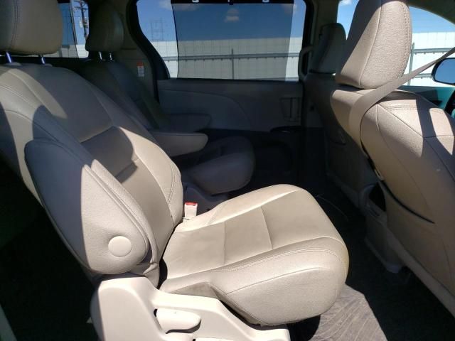 2017 Toyota Sienna XLE