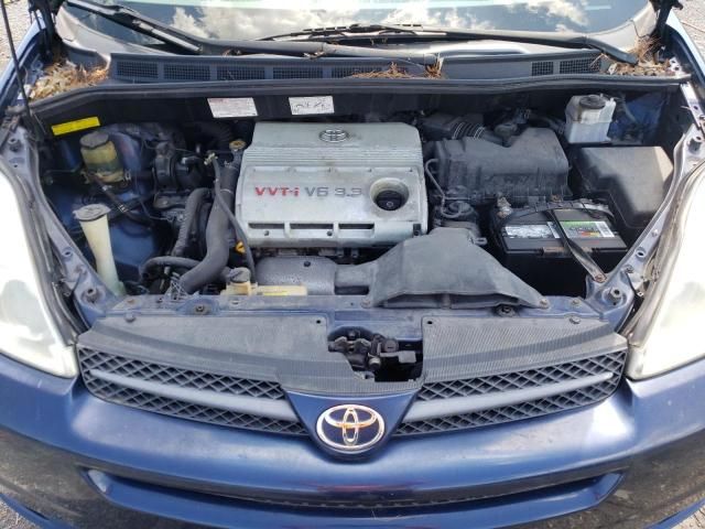 2004 Toyota Sienna CE