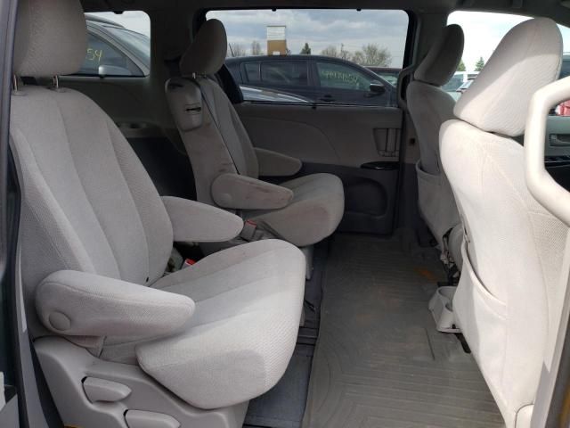 2014 Toyota Sienna LE