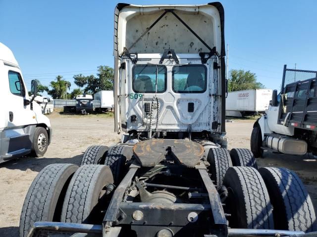 2016 Freightliner Cascadia 125