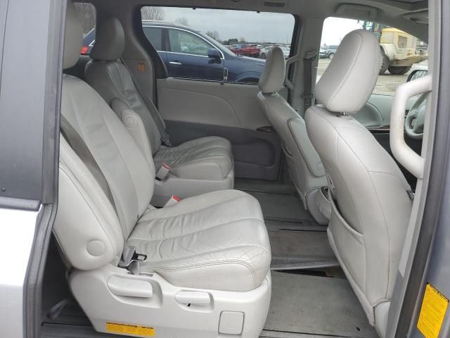 2013 Toyota Sienna XLE