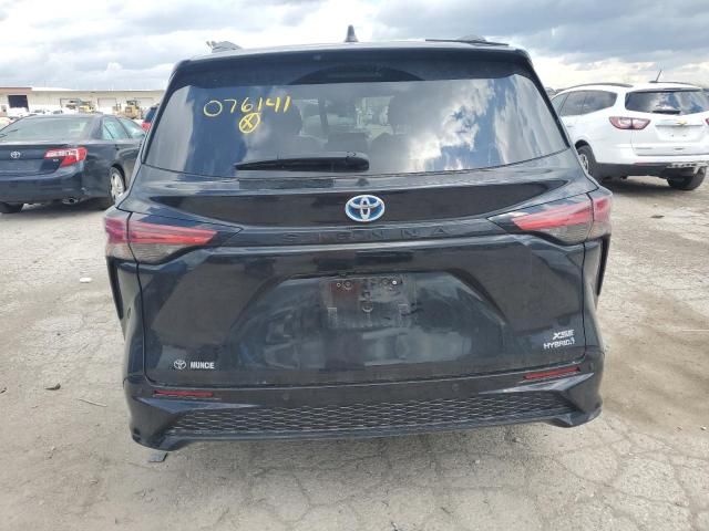 2022 Toyota Sienna XSE