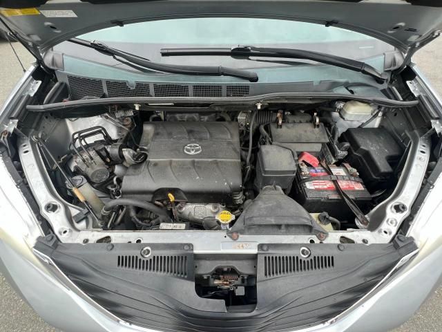 2011 Toyota Sienna LE