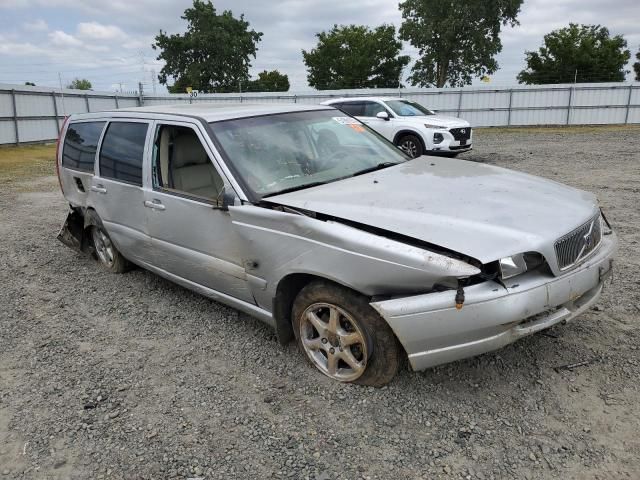 2000 Volvo V70 Base