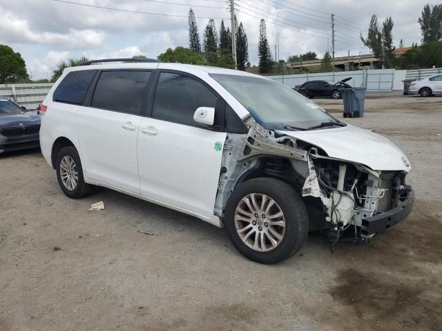 2013 Toyota Sienna XLE