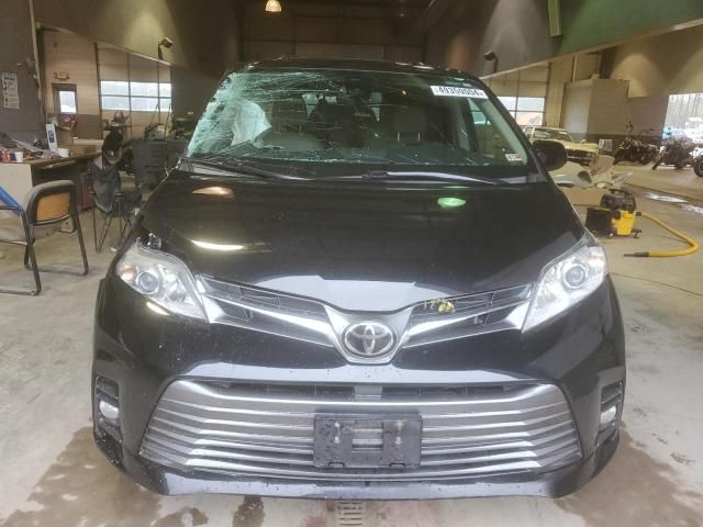 2020 Toyota Sienna XLE