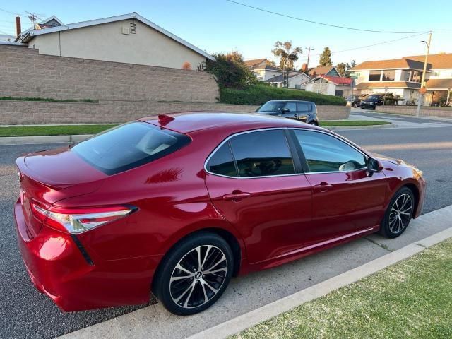 2020 Toyota Camry SE