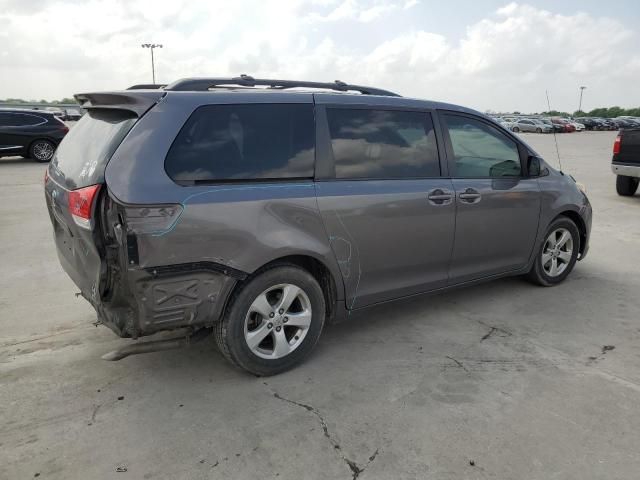 2014 Toyota Sienna LE