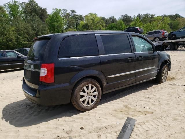 2016 Chrysler Town & Country Touring