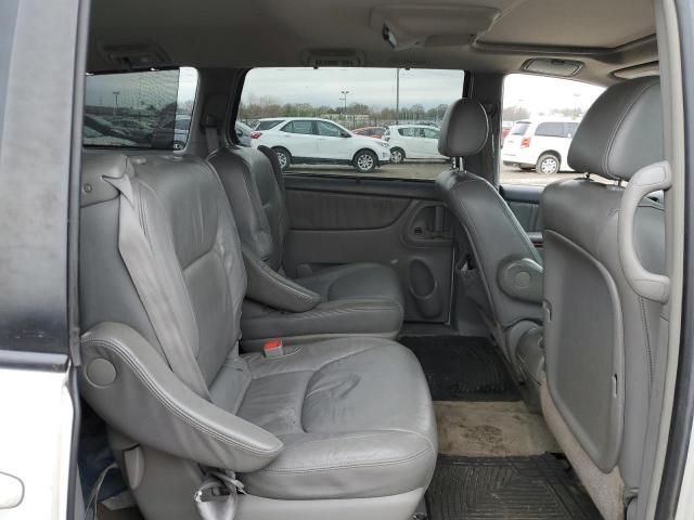 2005 Toyota Sienna XLE