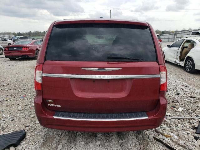 2016 Chrysler Town & Country Touring