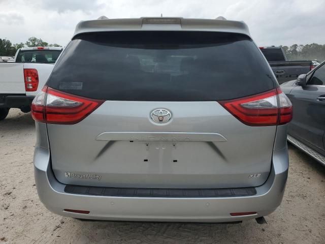 2020 Toyota Sienna XLE