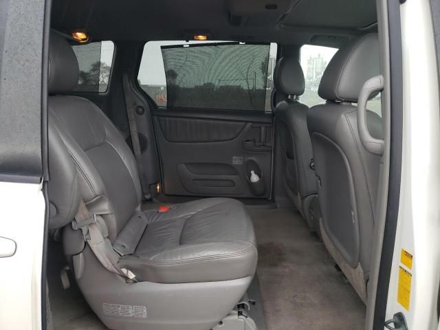 2010 Toyota Sienna XLE