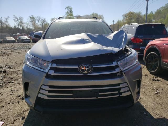 2017 Toyota Highlander SE