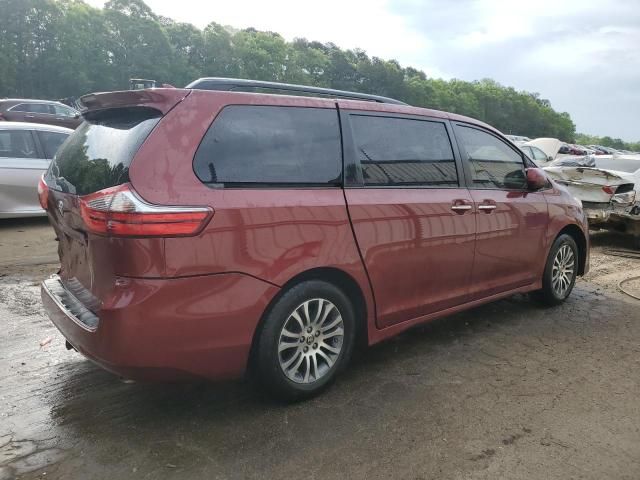 2020 Toyota Sienna XLE