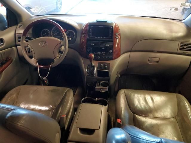 2005 Toyota Sienna XLE