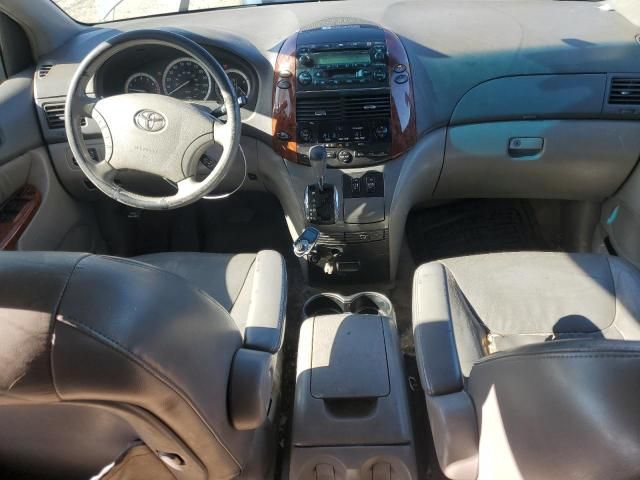 2004 Toyota Sienna XLE