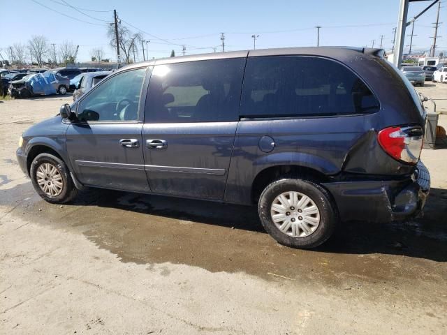 2007 Chrysler Town & Country LX