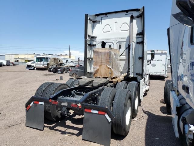 2020 Freightliner Cascadia 126