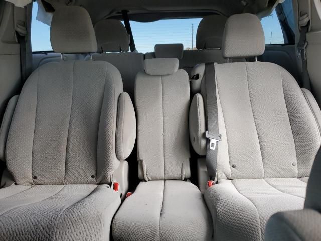 2014 Toyota Sienna LE