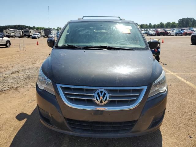 2012 Volkswagen Routan SE