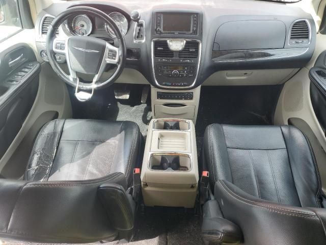 2011 Chrysler Town & Country Touring L